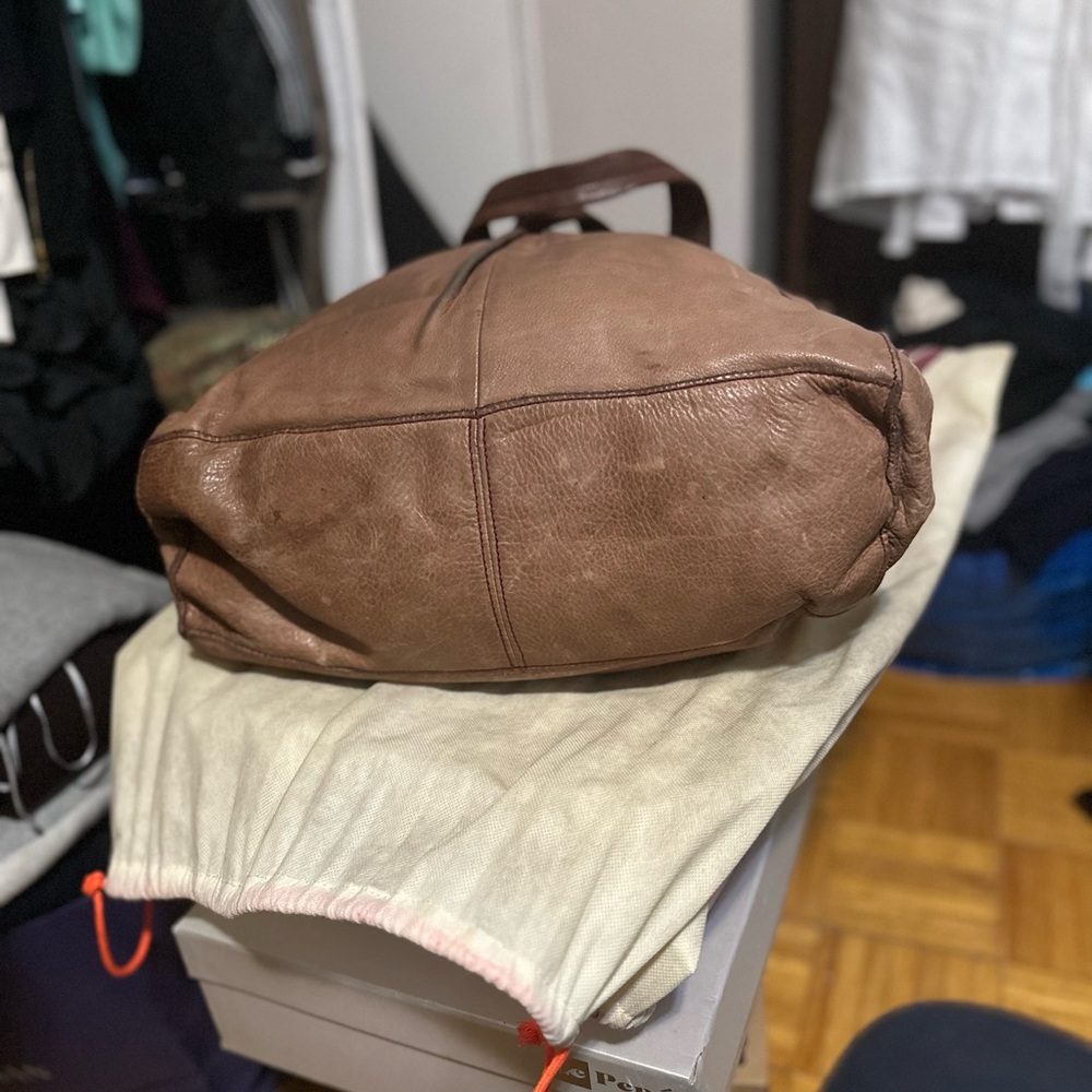 Warm Brown Leather Tote with Vintage Appeal - Picture 6 of 11